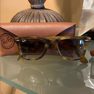 Ray Ban tortoise shell look sunglasses